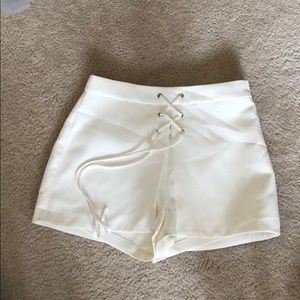 Bloomingdales white skort